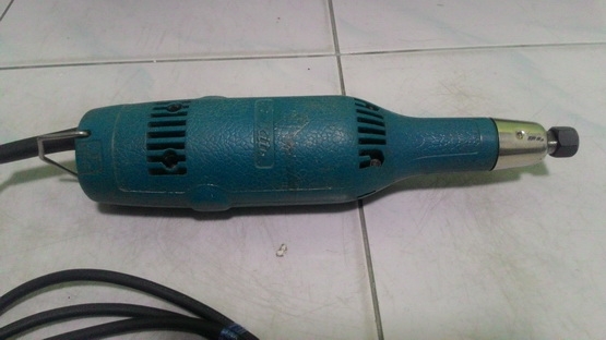 เครื่องเจียร์คอตรง มากิต้า 906 แกน 6 มิล สภาพพร้อมใช้งานครับ