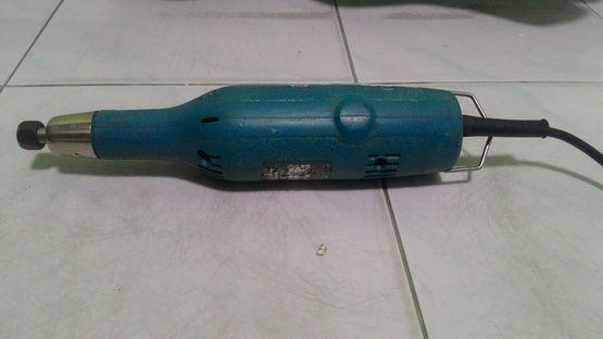 เครื่องเจียร์คอตรง มากิต้า 906 แกน 6 มิล สภาพพร้อมใช้งานครับ