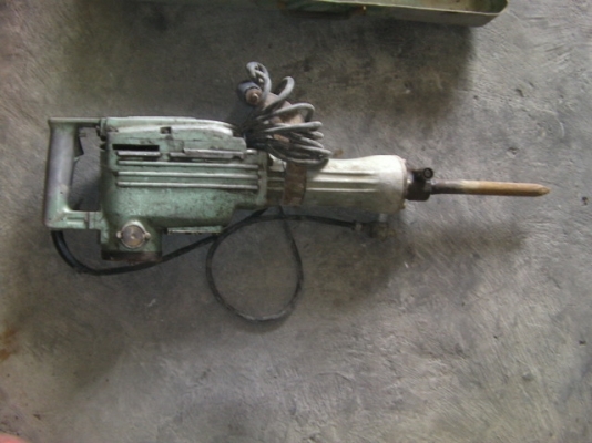 หัวกระแทก มากิต้า เก่าญี่ปุ่น ใช้ไฟ100V.สภาพพร้อมใช้ ตัวใหญ่ ราคา 8,500บาท