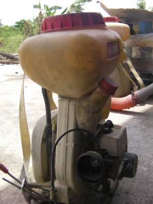 เครื่อง พ่นยา ยี่ห้อ ไดรว้า ตามสภาพเก่า ญี่ปุ่น ราคา 4,500บาท