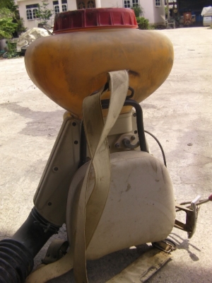 เครื่อง พ่นยา ยี่ห้อ ไดรว้า ตามสภาพเก่า ญี่ปุ่น ราคา 4,500บาท