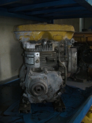 เครื่อง ยนต์เบนซิน ยี่ห้อโรบิ๊น EY20 ราคา 2,800บาท