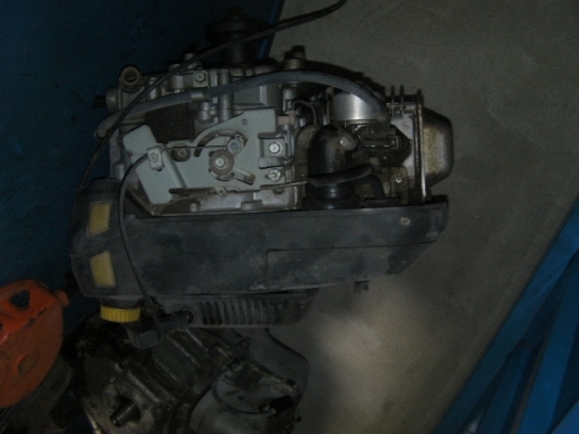 เครื่อง รถตัดหญ้า ยี่ห้อgolden Star สภาพเครื่ิองพร้อมใช้ 80\% ราคา5,500บาท