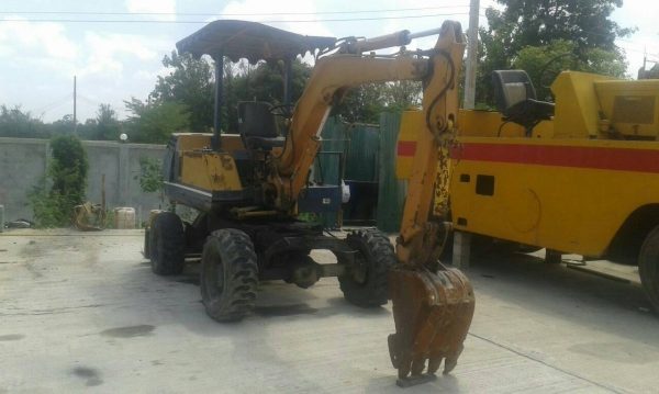 รถตักล้อยาง PW-20-1 ราคา 128,000 บ.รถอยู่ราชบุรี