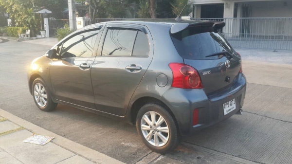 ขายรถ yaris 1.5 E สภาพสวยมาก ๆ