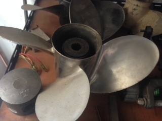 ถังน้ำมันใหม่ YAMAHA พร้อมชุดสาย และอะไหล่อื่นๆ ถังน้ำมันใหม่ YAMAHA พร้อมชุดสาย และอะไหล่อื่นๆ