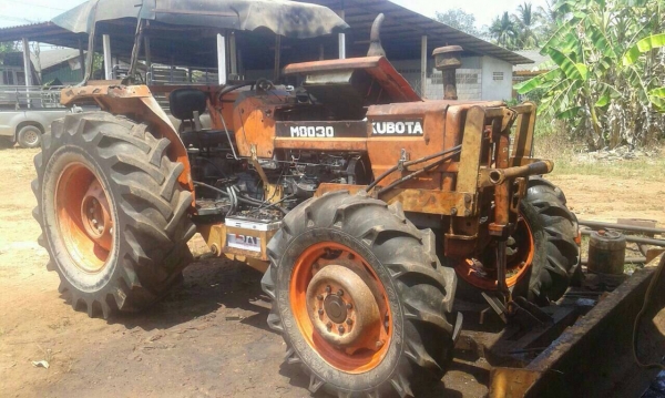 รถไถ KUBOTA  8030   สนใจติดต่อ  081 - 6079515