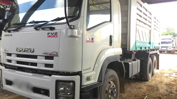 รถอีซูซุ 10 ล้อดั้ม FVZ 300 แรงม้า. ปี 55  ( รถวิ่ง 1xx,xxx กว่า กม. )    สนใจติดต่อ  081 - 6079515