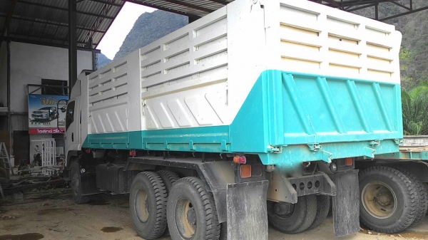 รถอีซูซุ 10 ล้อดั้ม FVZ 300 แรงม้า. ปี 55  ( รถวิ่ง 1xx,xxx กว่า กม. )    สนใจติดต่อ  081 - 6079515