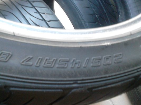 205/45R17  DUNLOP SP SPORT LM703 ปี 2012 ชุด 4 เส้น  tel.081-427-3941