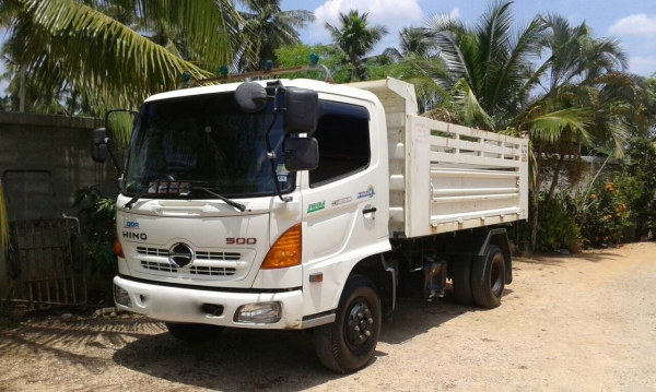 รถฮีโน่ 6 ล้อดั้ม 175 แรงม้า. ปี 54  ( รถวิ่ง 7x,xxx กม. )    สนใจติดต่อ   081 - 6079515     (  จัดไฟแนนซ์. ได้ !!  )