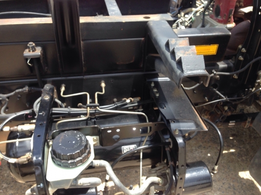 รถฮีโน่ 6 ล้อดั้ม 175 แรงม้า. ปี 54  ( รถวิ่ง 7x,xxx กม. )    สนใจติดต่อ   081 - 6079515     (  จัดไฟแนนซ์. ได้ !!  )