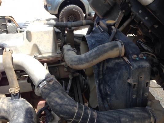 รถฮีโน่ 6 ล้อดั้ม 175 แรงม้า. ปี 54  ( รถวิ่ง 7x,xxx กม. )    สนใจติดต่อ   081 - 6079515     (  จัดไฟแนนซ์. ได้ !!  )