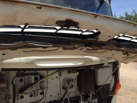 รถฮีโน่ 6 ล้อดั้ม 175 แรงม้า. ปี 54  ( รถวิ่ง 7x,xxx กม. )    สนใจติดต่อ   081 - 6079515     (  จัดไฟแนนซ์. ได้ !!  )