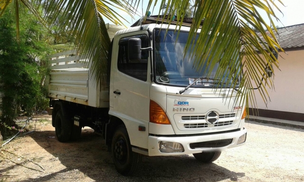 รถฮีโน่ 6 ล้อดั้ม 175 แรงม้า. ปี 54  ( รถวิ่ง 7x,xxx กม. )    สนใจติดต่อ   081 - 6079515     (  จัดไฟแนนซ์. ได้ !!  )