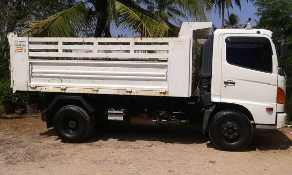 รถฮีโน่ 6 ล้อดั้ม 175 แรงม้า. ปี 54  ( รถวิ่ง 7x,xxx กม. )    สนใจติดต่อ   081 - 6079515     (  จัดไฟแนนซ์. ได้ !!  )