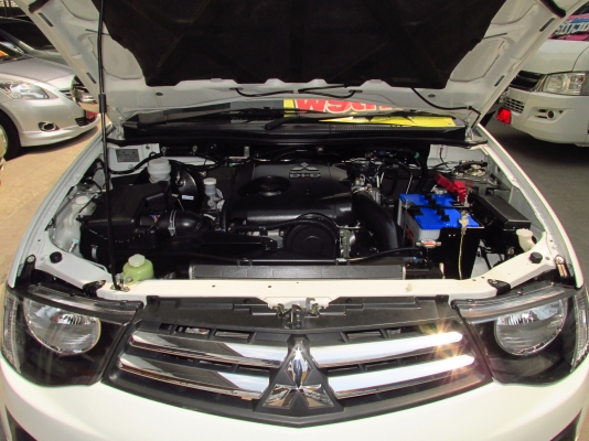 ไตตัน ปี2014 เครื่อง 2.5 ราคา449,000 รถสวย สีขาวแท้ออกห้าง สนใจโทรเลย 088-000-2189