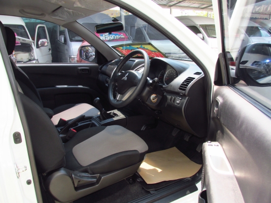 ไตตัน ปี2014 เครื่อง 2.5 ราคา449,000 รถสวย สีขาวแท้ออกห้าง สนใจโทรเลย 088-000-2189