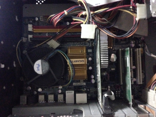 ขาย pc core2 duo e8200 +จอ 19