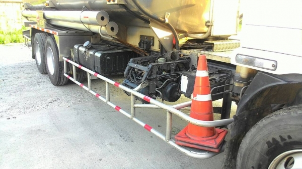 ขาย รถ10ล้อบรรทุกน้ำมัน FVM 230 20,000 ลิตร ขาย รถ10ล้อบรรทุกน้ำมัน FVM 230 20,000 ลิตร