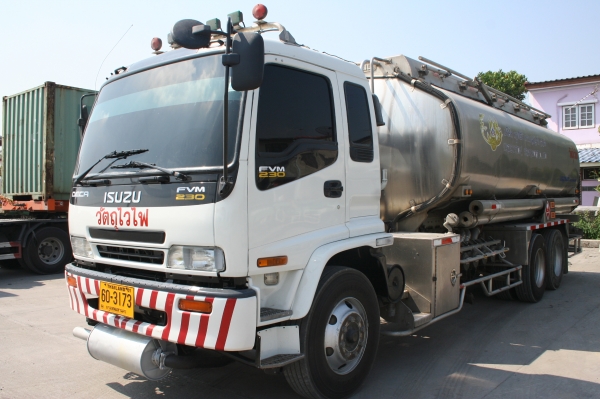 ขาย รถ10ล้อบรรทุกน้ำมัน FVM 230 20,000 ลิตร ขาย รถ10ล้อบรรทุกน้ำมัน FVM 230 20,000 ลิตร