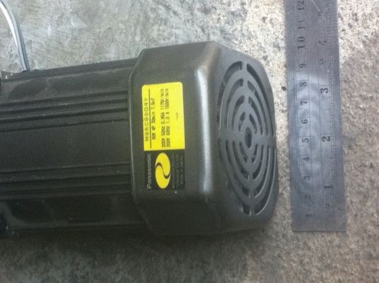 มอเตอร์เกียร์ PANASONIC ขนาด 90 W. หมุนที่ประมาณ 33 รอบต่อนาที