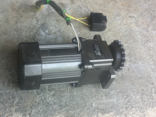 มอเตอร์เกียร์ PANASONIC ขนาด 90 W. หมุนที่ประมาณ 33 รอบต่อนาที