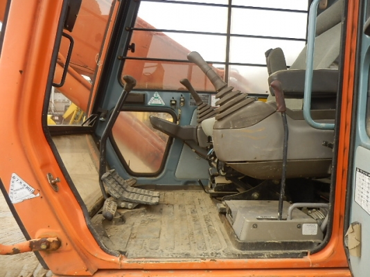 ขายด่วน รถขุด HITACHI EX 200-3 สภาพสวยใช้งานน้อย นำเข้าเองจากญี่ปุ่นโดยตรง