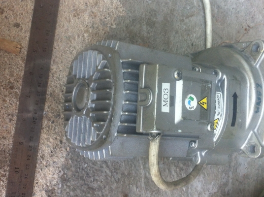 มอเตอร์เกียร์ทด FUJI ขนาด 200 W. ทดแล้วหมุนที่  280 รอบต่อนาที โครงสร้างอลูมิเนียมอัลลอยด์