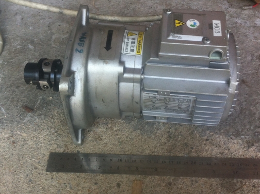 มอเตอร์เกียร์ทด FUJI ขนาด 200 W. ทดแล้วหมุนที่  280 รอบต่อนาที โครงสร้างอลูมิเนียมอัลลอยด์