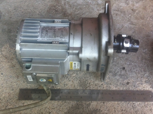 มอเตอร์เกียร์ทด FUJI ขนาด 200 W. ทดแล้วหมุนที่  280 รอบต่อนาที โครงสร้างอลูมิเนียมอัลลอยด์