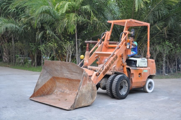 ขายรถตัก TOYOTA SDดีเซล สวยเดิมจากญี่ปุ่น ยังไม่เคยใช้ในไทย 179,000เท่านั้น!!