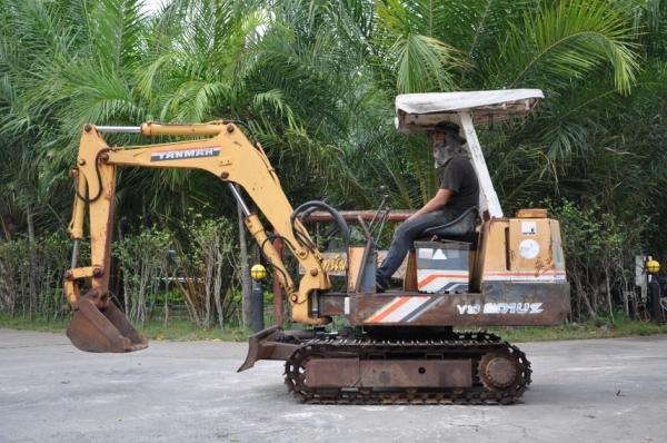 ขายแบคโฮ YANMAR YB201UZ สวยเดิมจากญี่ปุ่น ทำงานสมบูรณ์ทุกระบบ รับรองไม่ผิดหวัง 185,000 เท่านั้น!!