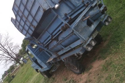 ขายรถสีข้าวสี่ล้อเครื่่องโตโยต้า85แรงตู้สีไทยเส็งพร้อมใช้งาน