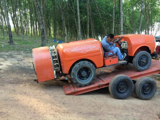 ขายรถพ่นยา ขนาด 1,000 ลิตร รถนอกแท้ พร้อมใช้