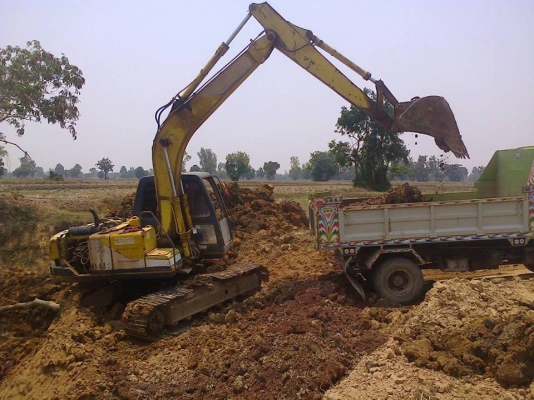 **670,000 บ.ต่อรอง// แบคโฮ MARK-3 SK120 ** ขาย แบคโฮ MARK-3 SK120 ยอดนิยม KOBELCO MARK-3 SK120 S.No.LP-02883 ไฟฟ้าเต็ม แอร์ครบ เครื่องเดิม ปั้มเดิม เครื่องISUZU 4BD1-4สูบ เครื่องดี แรงดี แห้ง ไม่เยิ้ม ปั้มดี แรงดี ทำงานดี เร็วดีครับ บูมอาร์มดี มีปะ มีเชื่