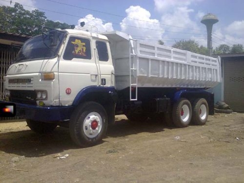 ขายด่วน nissan ud 230 แรง 2เพลา ดั้ม