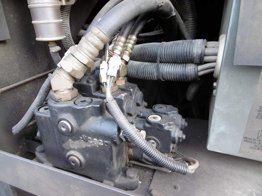 รถปูยาง Sumitomo HB2045W  ปี2002  5641ชม. กว้าง 4.5M สภาพดี ใครหาอยู่ติดต่อมาได้เลยครับ