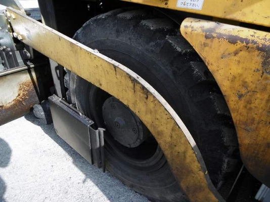 รถปูยาง Sumitomo HB2045W  ปี2002  5641ชม. กว้าง 4.5M สภาพดี ใครหาอยู่ติดต่อมาได้เลยครับ