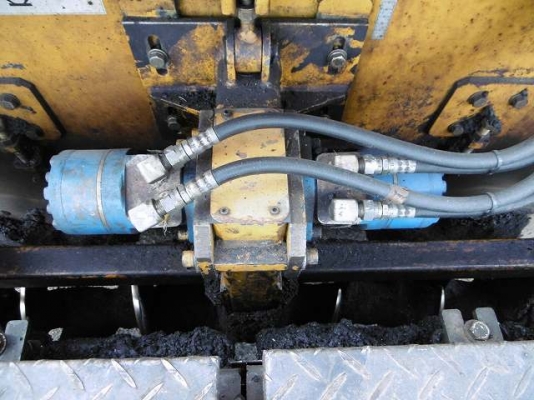 รถปูยาง Sumitomo HB2045W  ปี2002  5641ชม. กว้าง 4.5M สภาพดี ใครหาอยู่ติดต่อมาได้เลยครับ