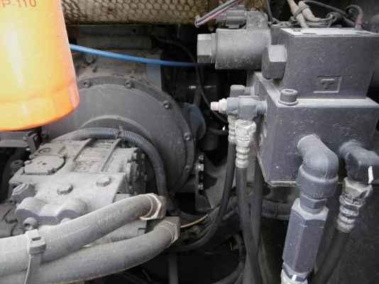 รถปูยาง Sumitomo HB2045W  ปี2002  5641ชม. กว้าง 4.5M สภาพดี ใครหาอยู่ติดต่อมาได้เลยครับ