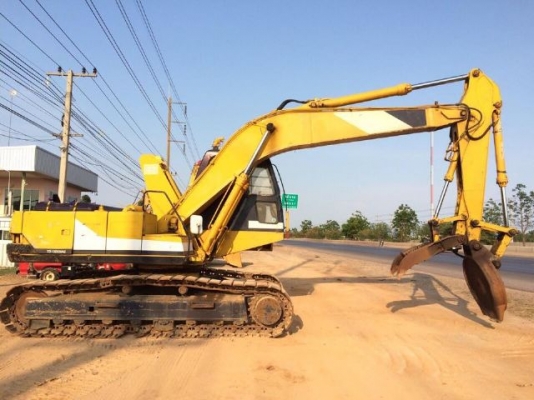 ขายรถแบคโฮ KOBELCO SK200 (MARK 3) หัวแม่เหล็ก พร้อมตู้ไฟ รถนอกนำเข้าเองจากญี่ปุ่น สภาพสวยพร้อมใช้งาน มีVDOครับ
