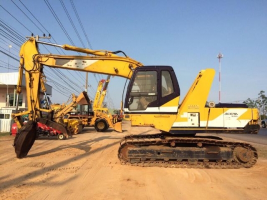 ขายรถแบคโฮ KOBELCO SK200 (MARK 3) หัวแม่เหล็ก พร้อมตู้ไฟ รถนอกนำเข้าเองจากญี่ปุ่น สภาพสวยพร้อมใช้งาน มีVDOครับ