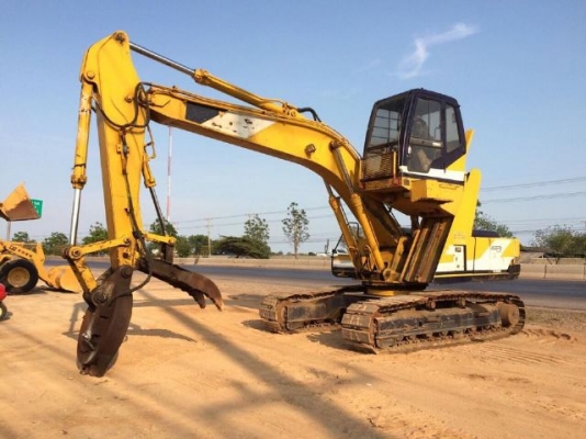 ขายรถแบคโฮ KOBELCO SK200 (MARK 3) หัวแม่เหล็ก พร้อมตู้ไฟ รถนอกนำเข้าเองจากญี่ปุ่น สภาพสวยพร้อมใช้งาน มีVDOครับ