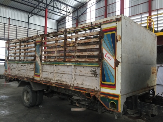 ขายกระบะรถบรรทุก6ล้อเก่าใช้แล้วตามสภาพ กว้าง2.30เมตร ยาว6.10เมตร สูง1.70เมตร สนใจติดต่อ บริษัทชัยเสรียานยนต์จำกัดได้ที่เบอร์038-589290หรือ0860801238