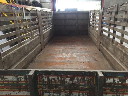 ขายกระบะรถบรรทุก6ล้อเก่าใช้แล้วตามสภาพ กว้าง2.30เมตร ยาว6.10เมตร สูง1.70เมตร สนใจติดต่อ บริษัทชัยเสรียานยนต์จำกัดได้ที่เบอร์038-589290หรือ0860801238