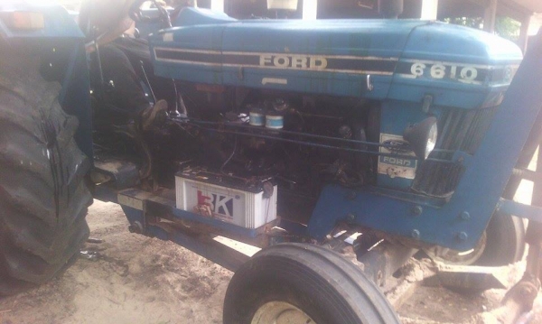 ขายรถไถฟร์อด มือสอง 6610 แท้ เสื้อลาย ปั้มกลม ไอดีโต พร้อมใช้งาน พร้อมเล่มทะเบียน ชุดโอนครบ