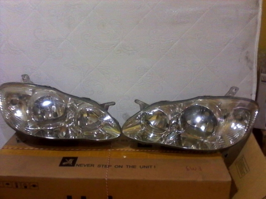 ไฟหน้าอัลติสหน้าหมู ของแท้มือสอง