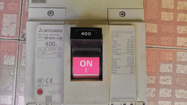 ขายBREAKER MITSUBISHI NF400-CW(400A).ของแท้100\%. ขายBREAKER MITSUBISHI NF400-CW(400A).ของแท้100\%.