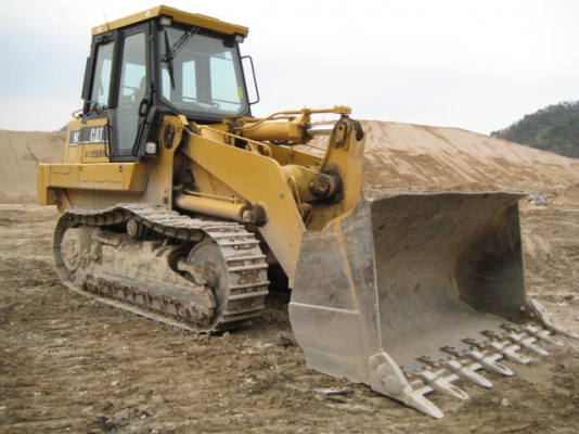 รถกตักแทรกเหล็ก 963C #BBD 7568hr 2006yr ใครหาอยู่สอบถามได้นะครับ